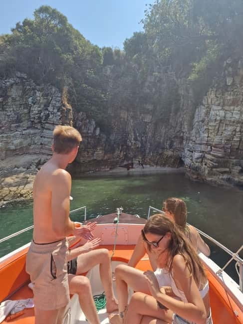 Sarande : Private boat tour to Krorëza beach & local tasting - FAQ