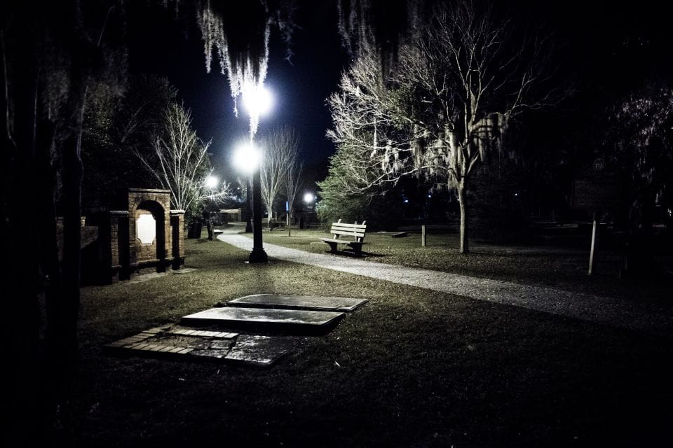 Savannah: Terrors, Boos and Booze Haunted Pub Crawl - Knowledgeable Guides and Stories