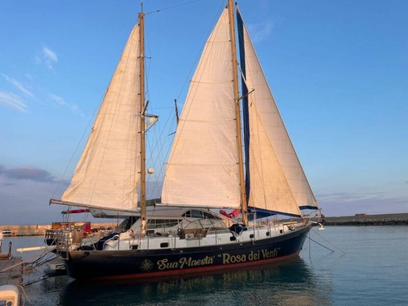 Scala dei Turchi: sailboat excursion with lunch and aperitif - Setting the Scene: An Excursion to Remember