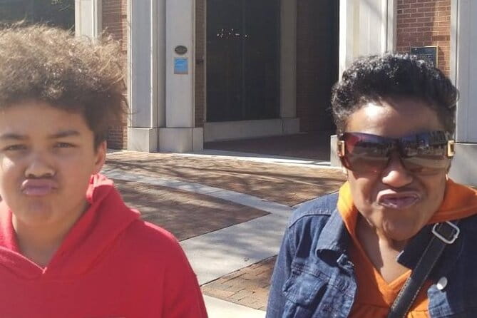 Scavenger Hunt Adventure in Ottawa by Crazy Dash - Meeting and Pickup