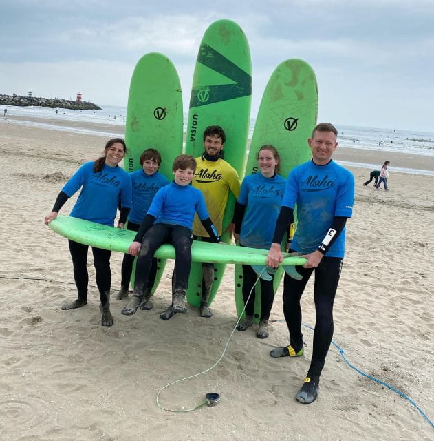 Scheveningen Beach: 1,5 Hour Surf Experience for Families - Lesson Details