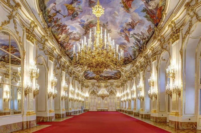 Schönbrunn Palace: Exclusive Ticket after the opening hours - Entering Schönbrunn Palace: An Evening of Elegance and Solitude