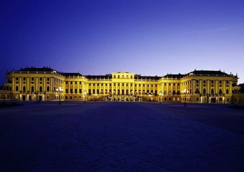 Schönbrunn Palace: Exclusive Ticket after the opening hours - The Grandeur of the Great Gallery and Ceremonial Spaces