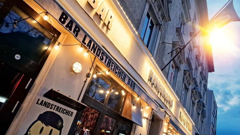 Schwabing: Insider Tour! Neighborhood, revolt, secrets in Munich's cult district - Discovering Schwabing’s Artistic Roots and Bohemian Spirit