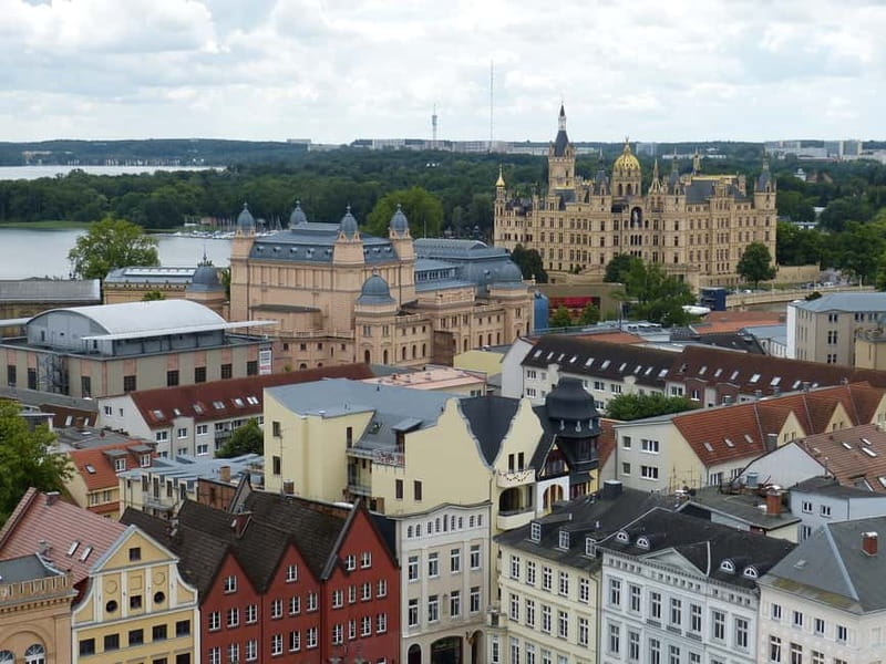 Schwerin - Private Tour of the Castle Exteriors & Cathedral - Price and Value
