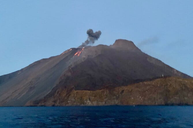 Sciara del Fuoco from the sea, night tour SMALL GROUP - FAQ