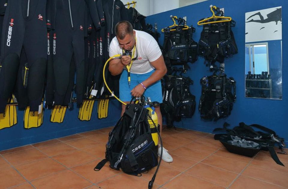 Scuba Diving Baptism in La Restinga - Key Points