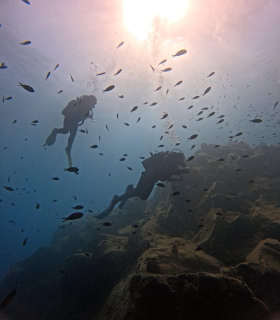 Scuba Diving in the Volcanic Caldera/shorelines of Santorini - Key points / Takeaways