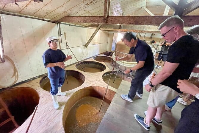 Sea and Ginjo Sake Adventure for Hiroshima Oyster Lovers - Oyster Shucking Adventure