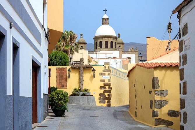 Sea and Mountain Full Day Tour with Lunch - Scenic Drive Through Guayadeque and the Cave Restaurant