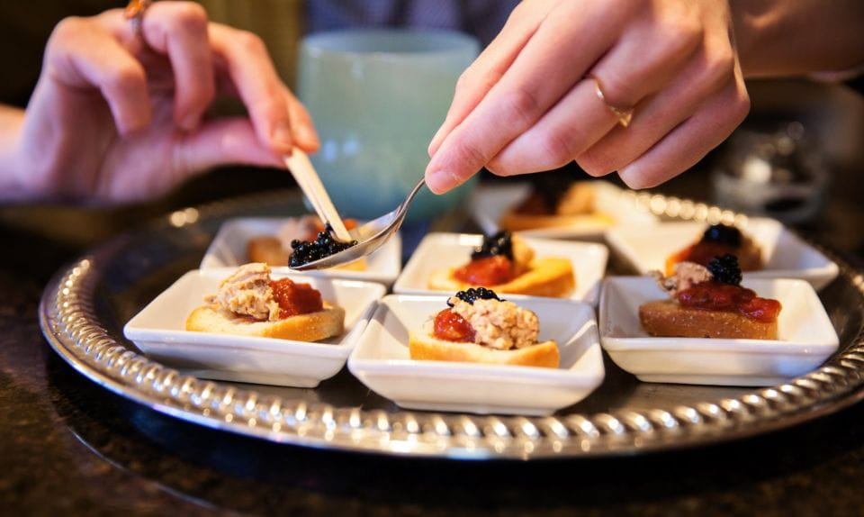 Seattle: Pike Place Market Guided Foodie Tour - Guided Tour Through Pike Place