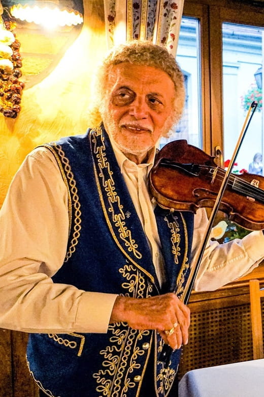 Secret Food Tours Budapest Obuda - Entering Óbuda: A Historic District with Culinary Charm