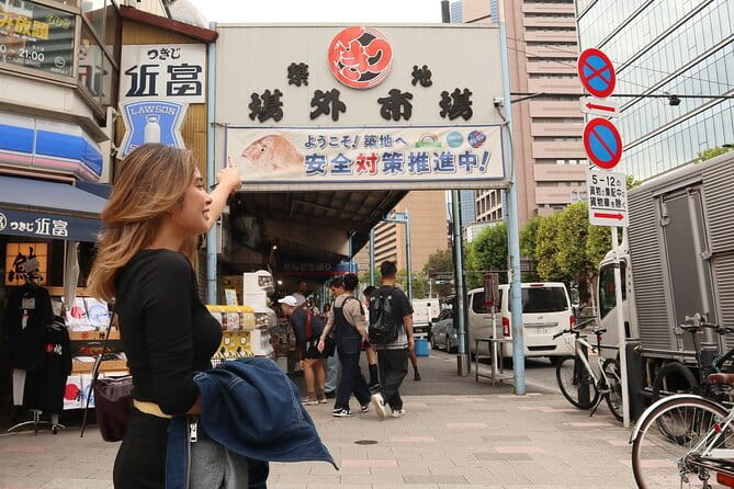 Secret Tsukiji: Uncover Hidden Food Spots Away From the Crowds - Savoring the Freshest Seafood Delights