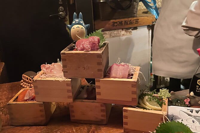 Secret Tsukiji: Uncover Hidden Food Spots Away From the Crowds - Navigating the Vibrant Alleyways of Tsukiji