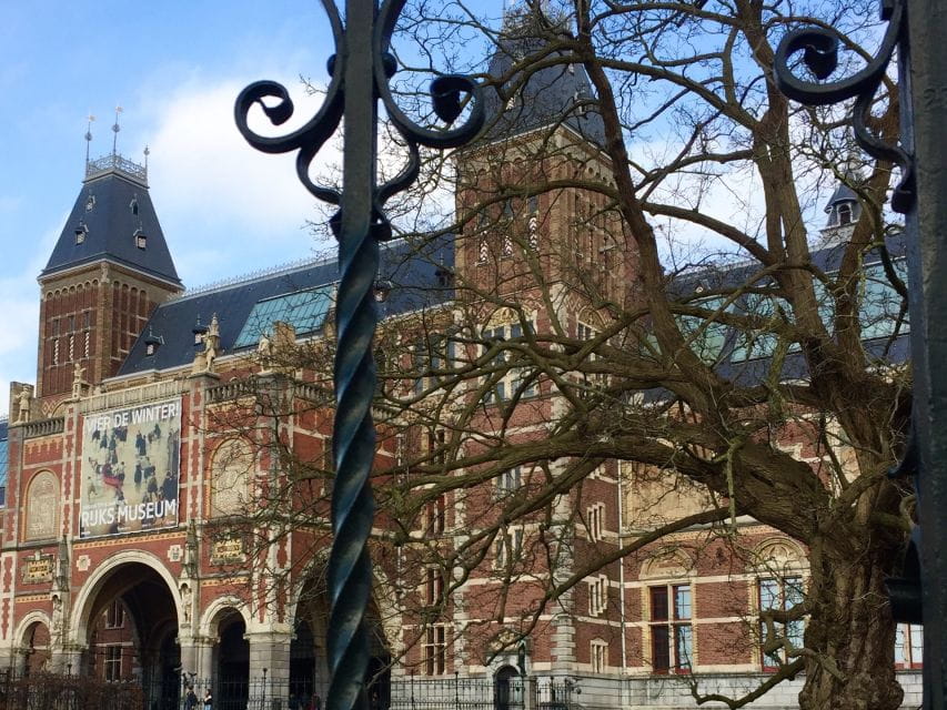 Secrets of Amsterdam: De Pijp, Self-Guided Discovery Game - Game Mechanics and Content