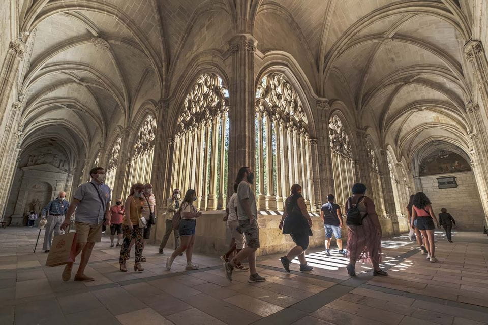 Segovia Cathedral Guided Tour - Accessibility and Group Options