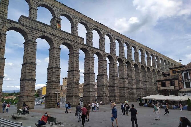 Segovia from the Aqueduct to the Alcazar: A Self-Guided Audio Tour - What to Expect from the Audio Tour