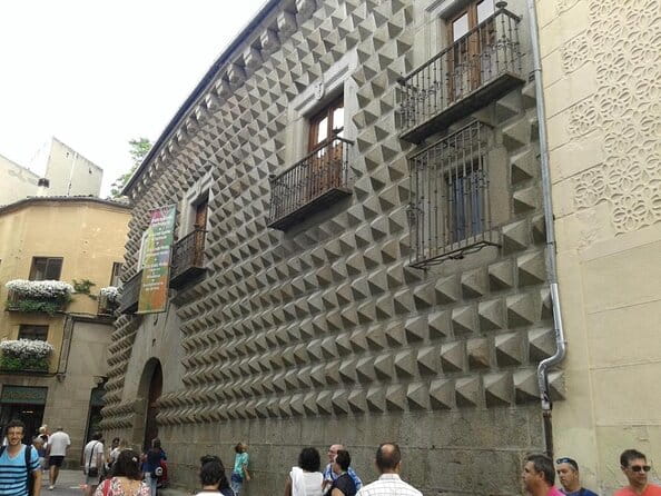 Segovia Private 5 hours Tour from Madrid with Hotel Pick up - A Closer Look at the Private Segovia Tour from Madrid