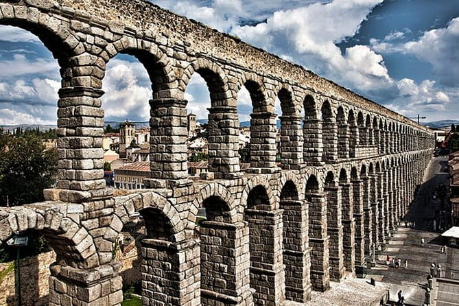 Segovia Private 5 hours Tour from Madrid with Hotel Pick up - Introduction to the Tour