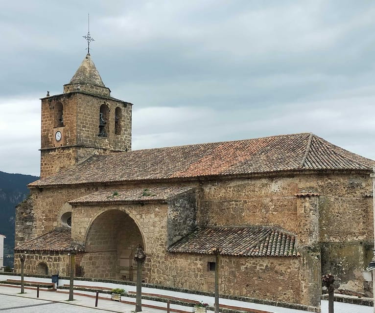 Segura De La Sierra: Highlights Walking Tour - Key Points
