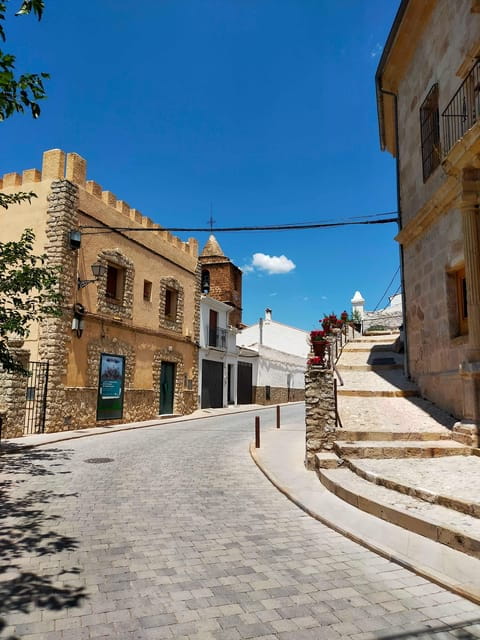 Segura De La Sierra: Highlights Walking Tour - Meeting Point Details