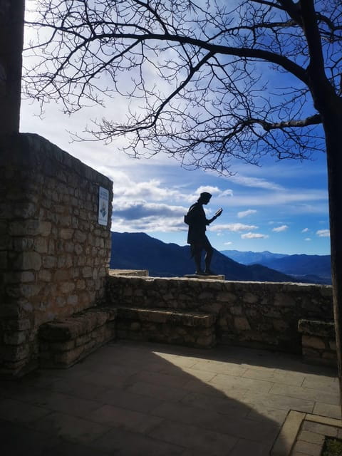 Segura De La Sierra: Highlights Walking Tour - Tips for Visitors