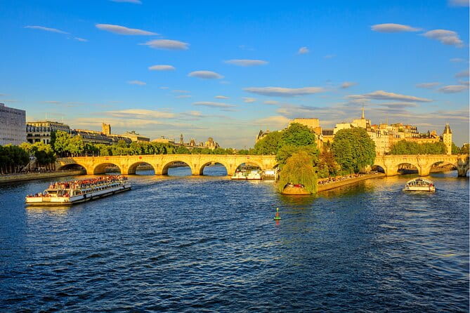 Seine River Cruise flexible ticket with Audio in Paris - 1 Hour - FAQ