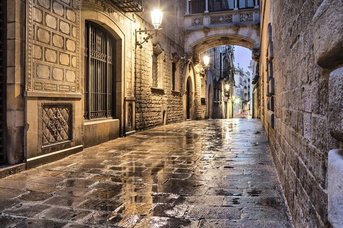 Self Audio Guided Tour in Gothic Quarter of Barcelona - An In-Depth Look at the Gothic Quarter Audio Tour