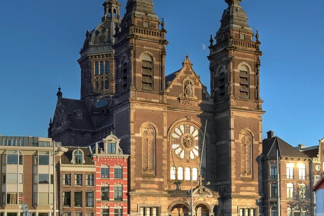 Self-Guided Audio Tour of The Red Light District - Who Will Get the Most Out of This Experience?