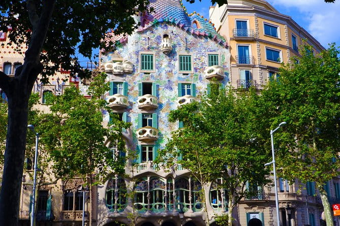 Self-Guided Audio Tour-The Surrealist Barcelona of Dalí and Gaudí - Price, Logistics, and Practical Tips