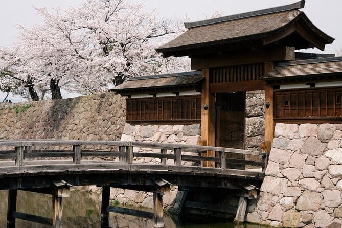 Self-Guided Scavenger Hunt: East Meets West in Nagano! - Key Points