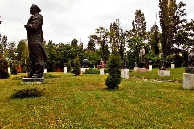 Self-guided Tour in the Museum of Socialist Art - The Experience in Detail