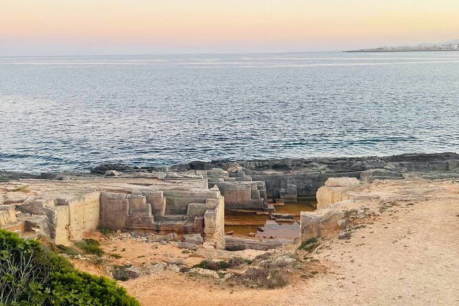 Self-guided Walking Tour and Outdoor Escape Game in Cala Millor, in German - FAQs