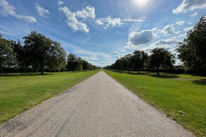 Self-Guided Walking Tour of Windsor Town with Mobile App - Key points / Takeaways