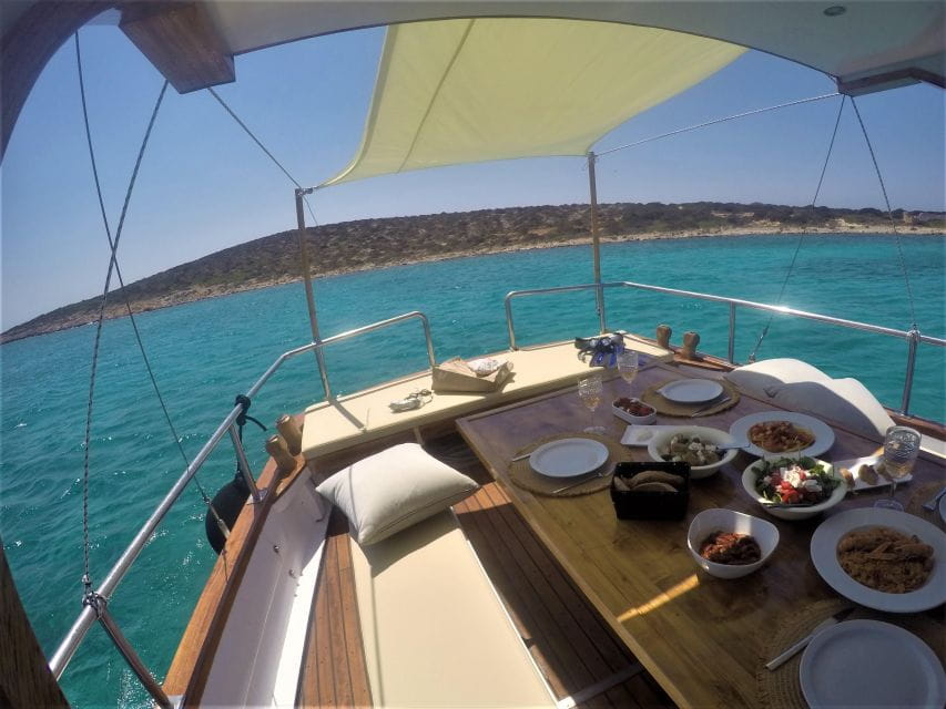 Semiprivate Kaiki Cruise to Antiparos & Despotiko With Lunch - Hotel Pick-up and Drop-off