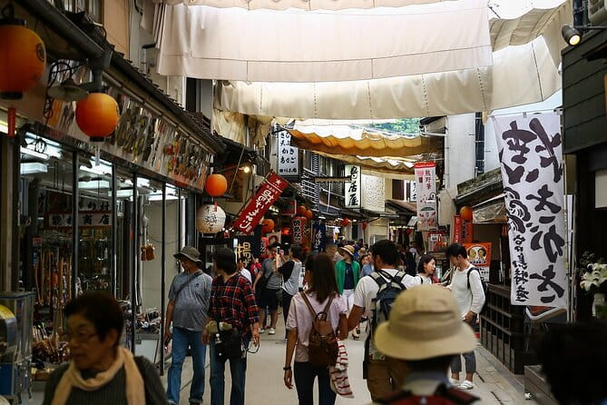 Serenade by the Sea: A Musical Voyage in Miyajima /Tour and Music - The Senjokaku Pavilion: Architectural Grandeur