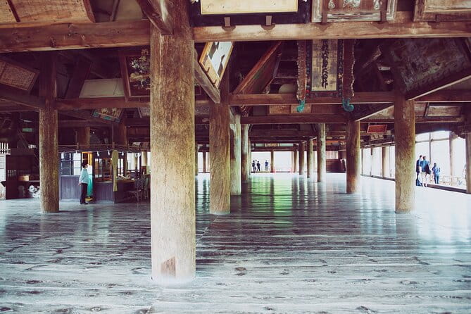 Serenade by the Sea: A Musical Voyage in Miyajima /Tour and Music - Enhancing Your Miyajima Experience