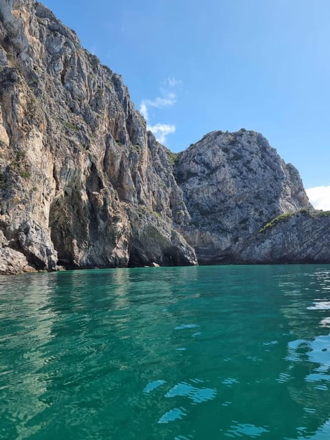 Sesimbra: Boat trip along beaches and bays with snorkeling - Introduction: A memorable maritime adventure in Sesimbra