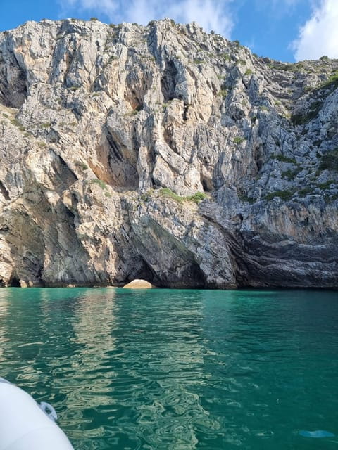 Sesimbra: Boat trip along beaches and bays with snorkeling - Key points / Takeaways