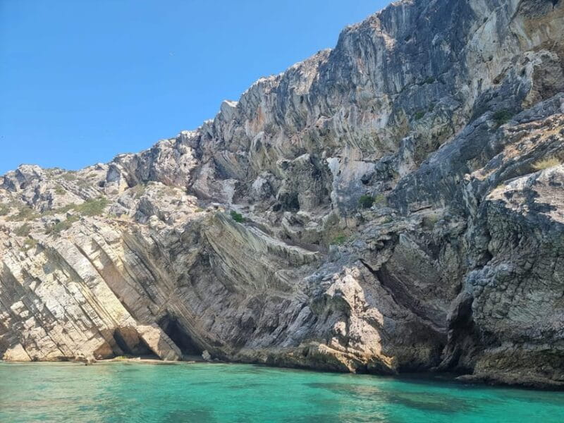 Sesimbra: Boat trip along beaches and bays with snorkeling - What to expect: From start to finish