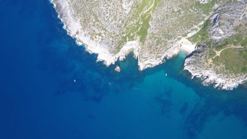 Sesimbra: Boat Trip to the wild beaches and caves - Discovering the Landscape: What You Can Expect