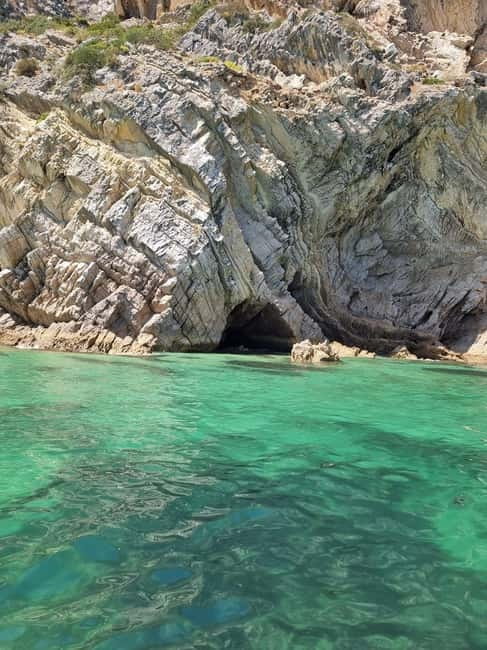 Sesimbra: Private Boat - Beach and Caves - Who Will Love This Tour?