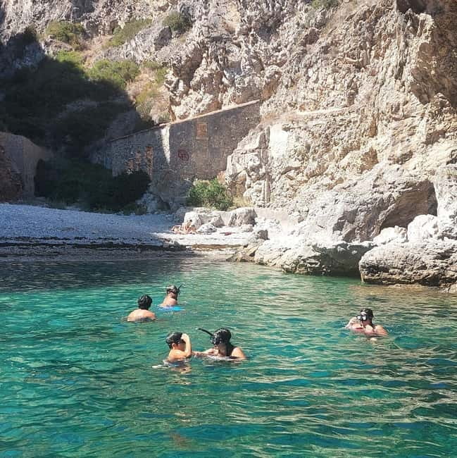 Sesimbra: Private boat trip in the Arrábida Natural Park. - The Itinerary: A Day Filled with Scenic Highlights