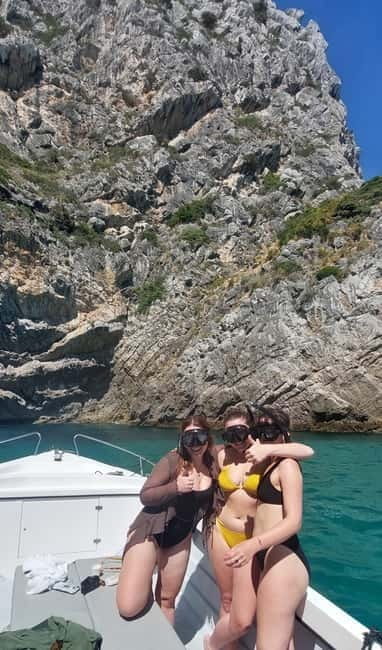 Sesimbra: Private boat trip in the Arrábida Natural Park. - Price and Logistics