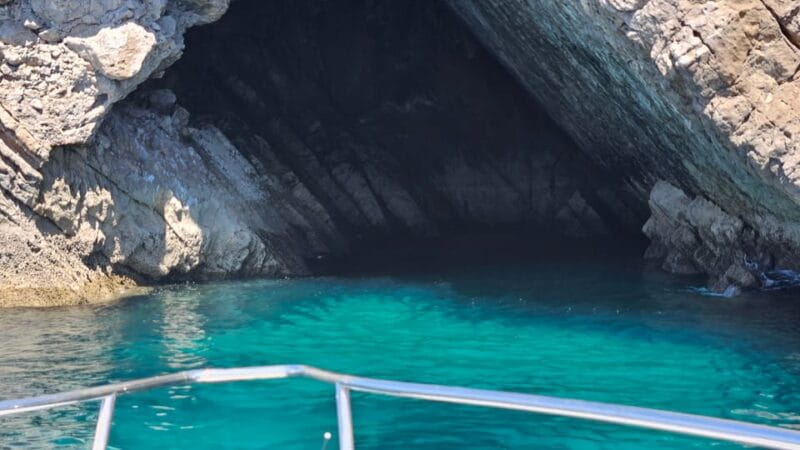 Sesimbra: Rote of Wonders/ Private Boat Tour along the cost - Practicalities: Price, Duration, and Accessibility