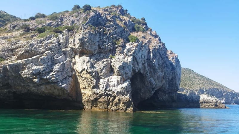 Sesimbra: Sesimbra by Boat - Blue Sea and Hidden Caves - Practical Tips for Travelers
