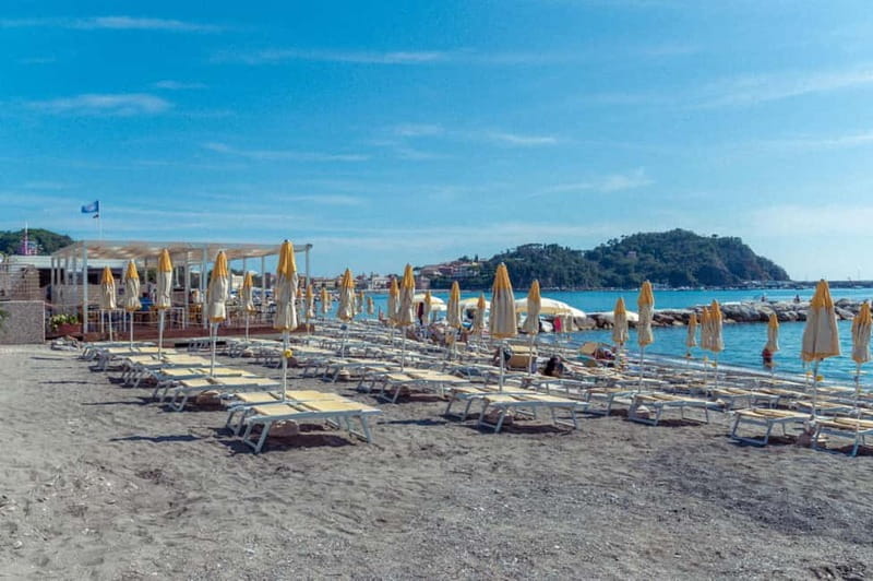 Sestri Levante: Beach day with sunbeds and umbrella - sector 3 - Key Points / Takeaways