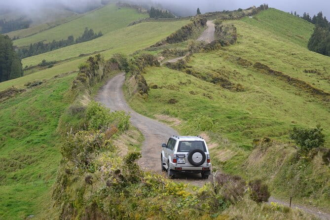 Sete Cidades Full-Day 4WD Tour from Ponta Delgada with Hiking - Enjoying the Blue Lake
