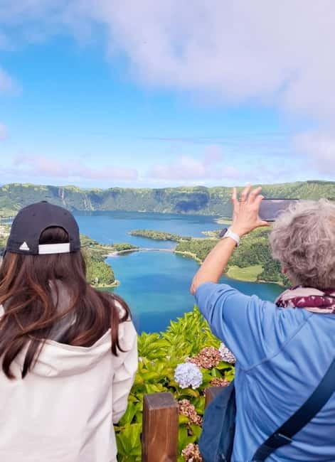 Sete Cidades & Lagoa do Fogo: Crater Lakes Adventure Tour - An Authentic Look at the Sete Cidades & Lagoa do Fogo Crater Lakes Tour