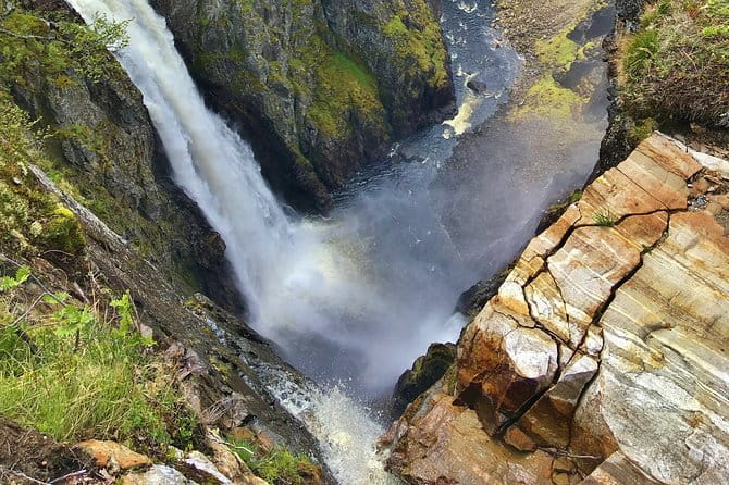SEVEN WATERFALLS TOUR: Private roundtrip to the Hardanger Fjord, 12 hours - The Showstopper: Vøringfossen and Husedalen Valley